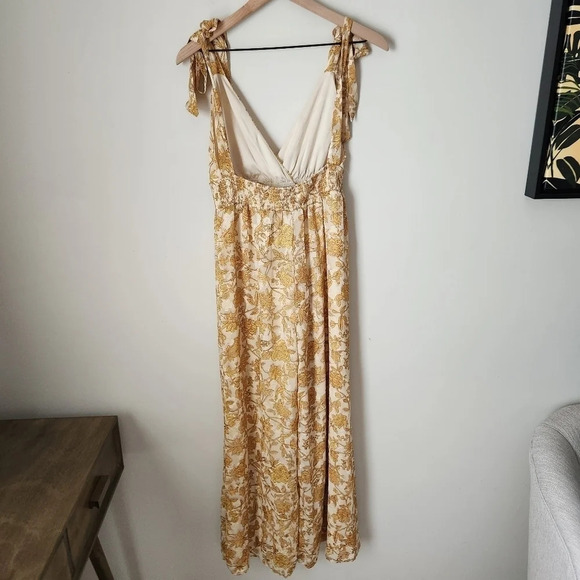 NWT Lulu's | Forever Days Cream Floral Jacquard Tie Strap Wide Leg Jumpsuit Sz M - Picture 8 of 13